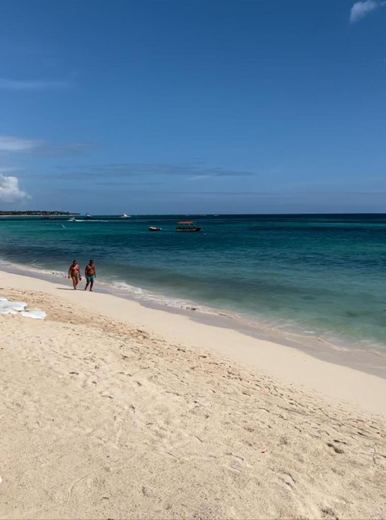 Ocean Front Caney Hotel プンタ・カナ エクステリア 写真